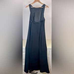 Amazing Jill Stuart Black maxi with bow detail on back of straps - sz 8